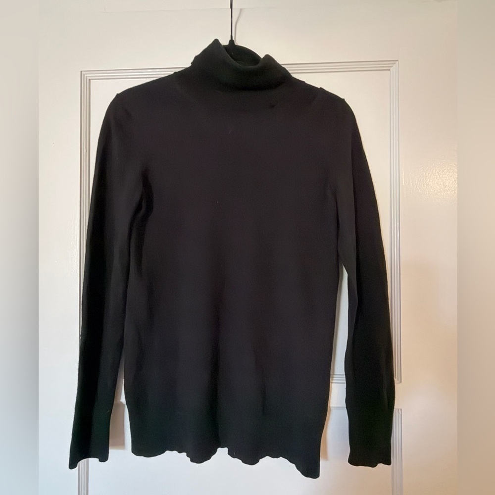 Banana Republic 100% Merino Wool Black Turtleneck Sweater